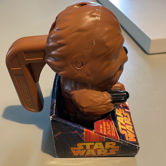 Star Wars Chewbacca Character Flashlight - Picture 4 of 7